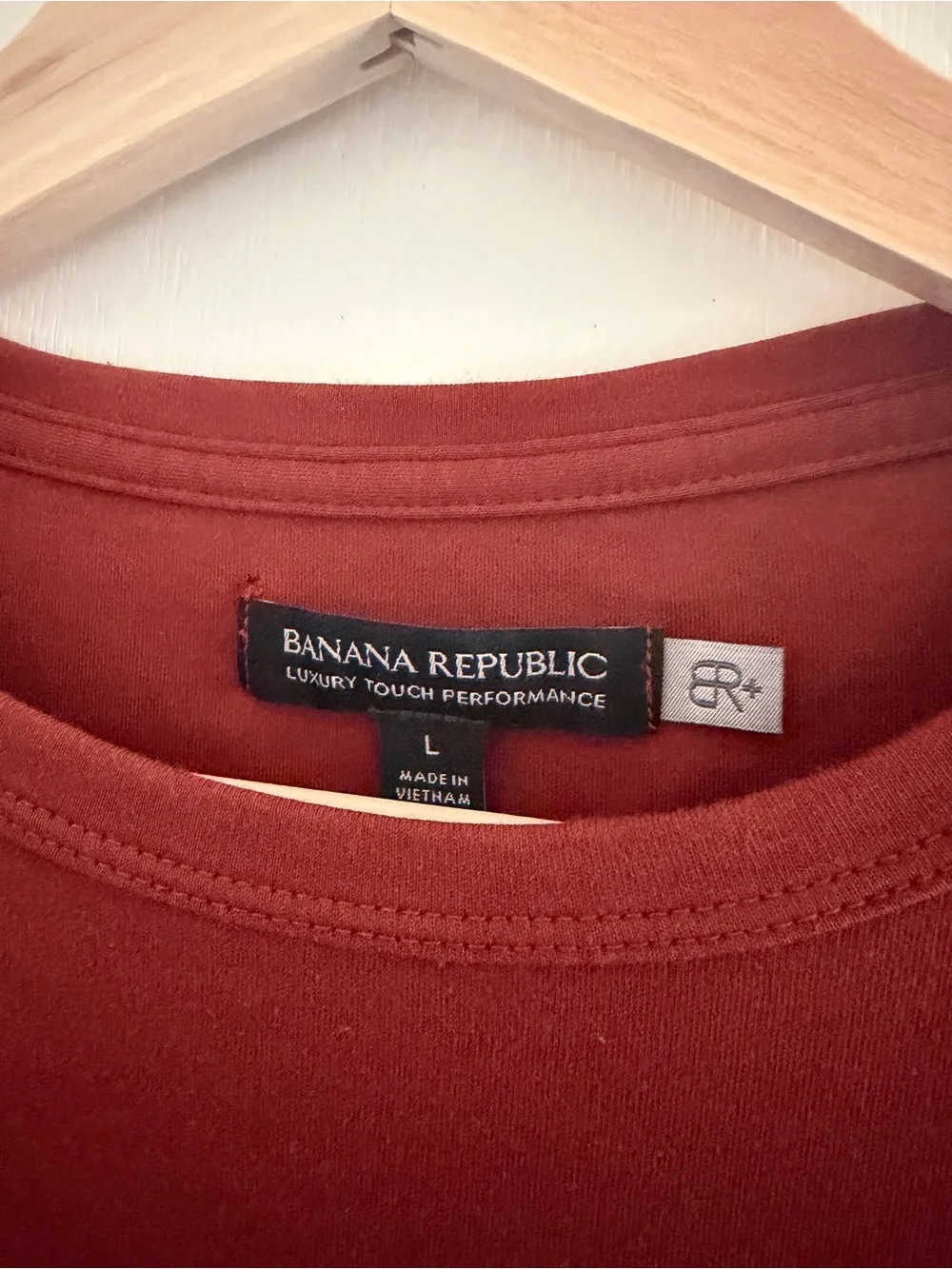 Banana Republic Luxury Touch Mens T-shirt